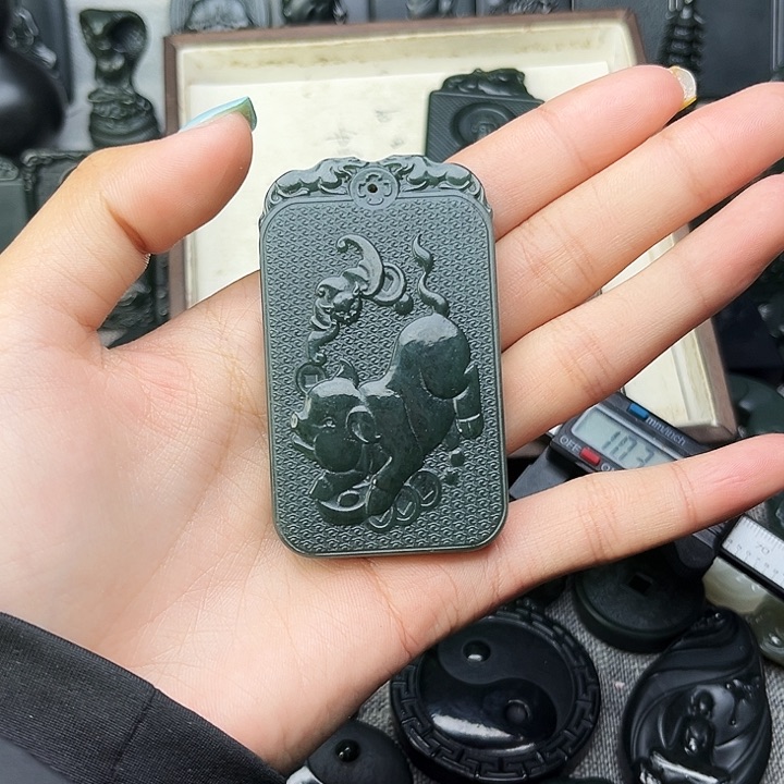 和田玉（青玉）颈饰未镶嵌辉