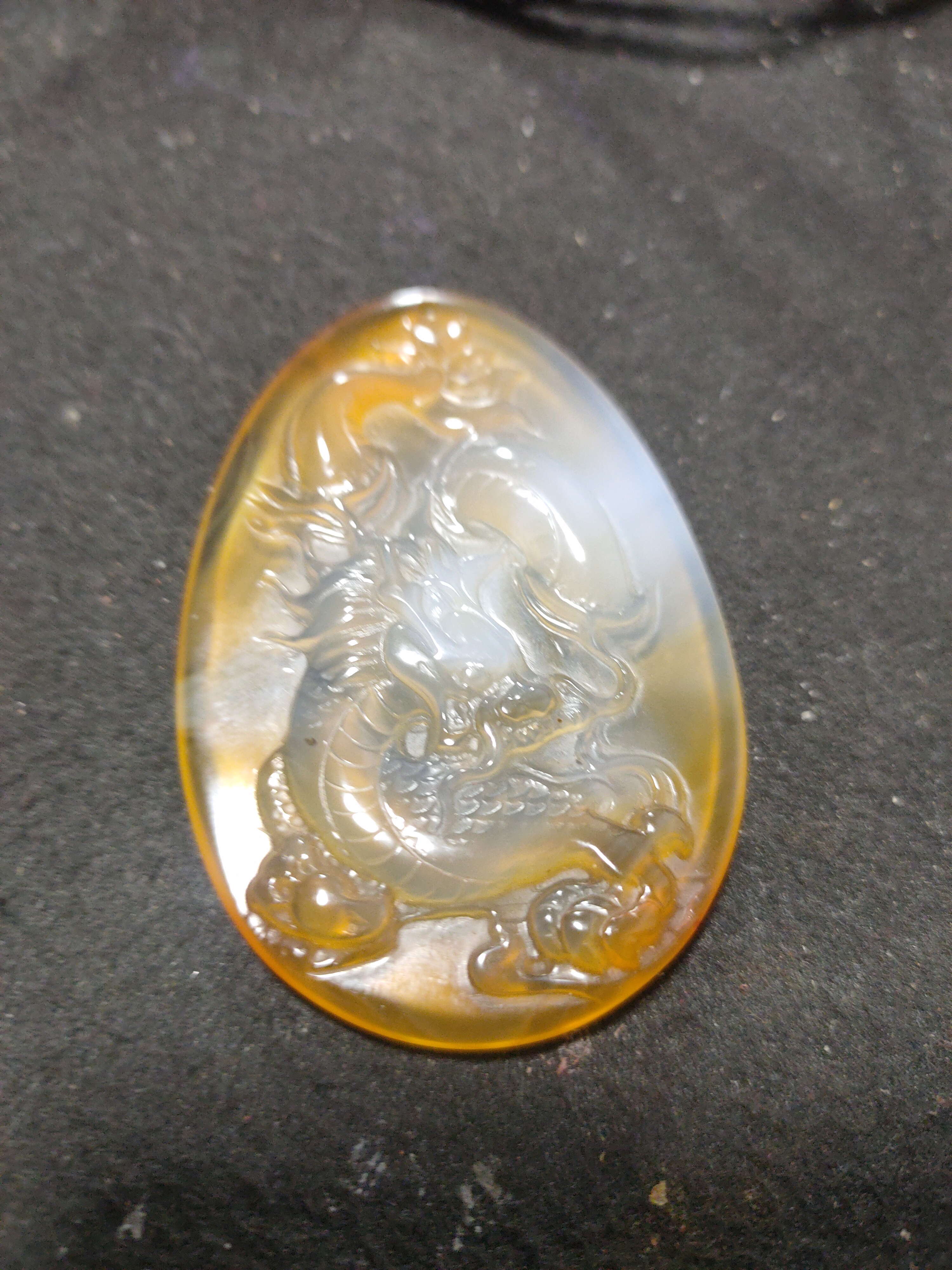 玛瑙玉石龙牌吊坠