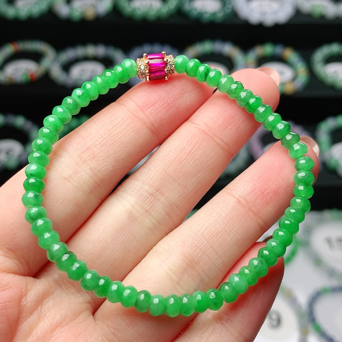 翡翠手链未镶嵌翡翠