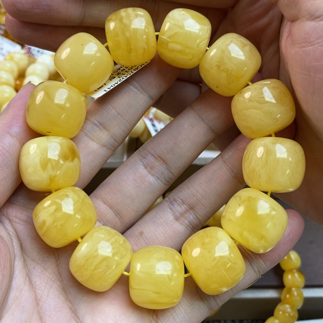 蜜蜡珠宝奇石未镶嵌