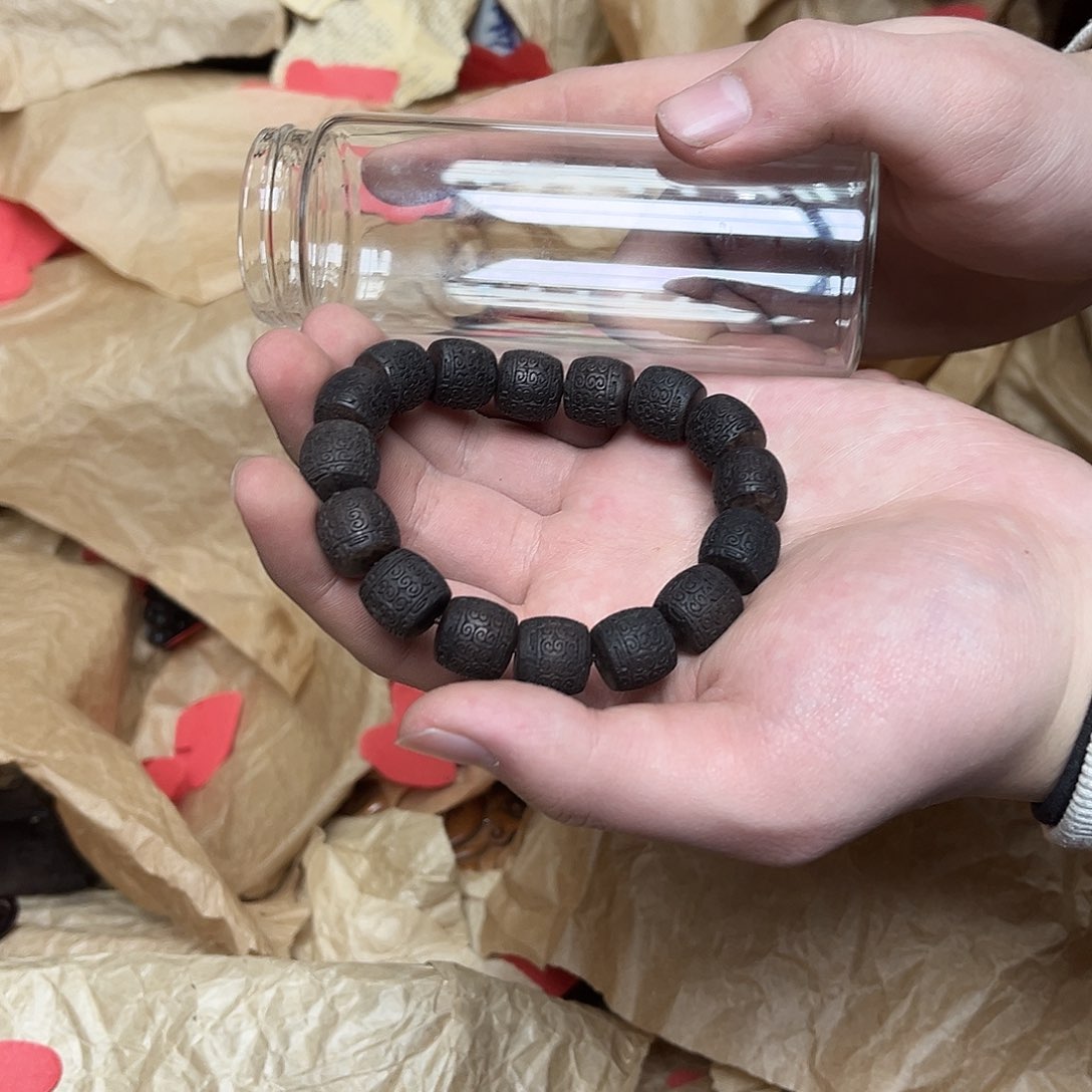 大叶紫檀（黑酸枝木类）