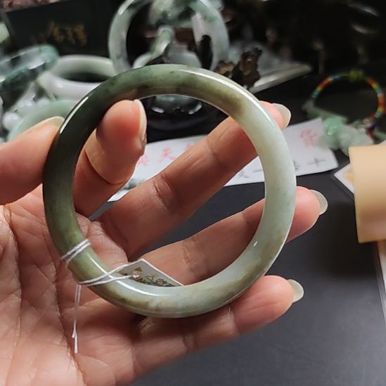 翡翠未镶嵌手镯圆条黄翡
