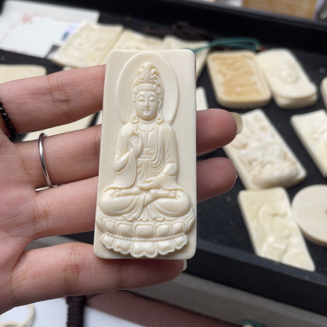 吊坠柏香籽/百香籽猛犸牙观音吊坠特价