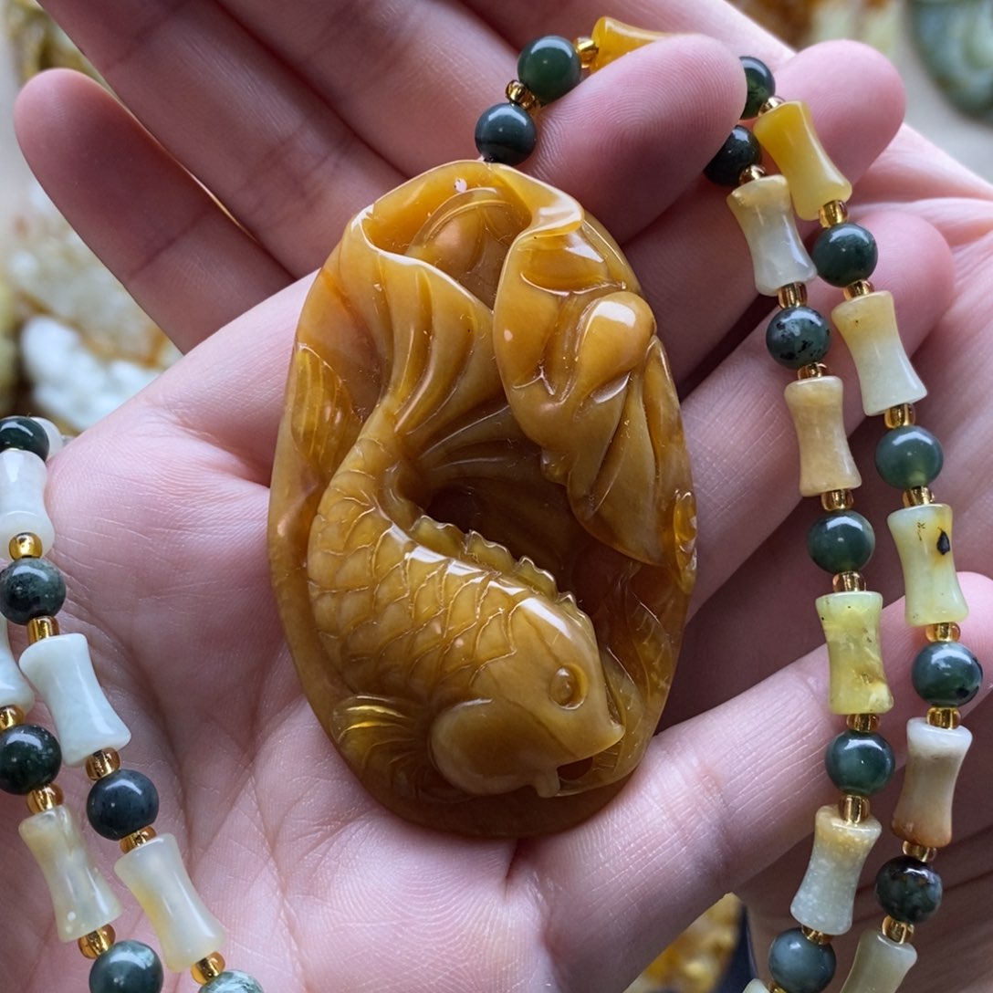 【闪购商品】岫玉颈饰未镶嵌鱼