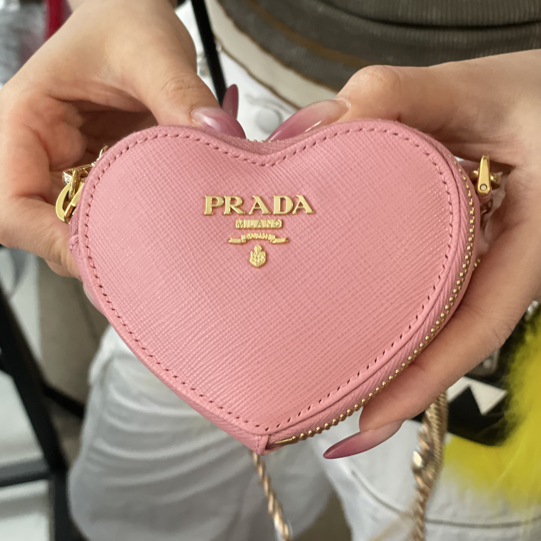 95新 Prada/普拉达 阿白奢品/爱心单肩包