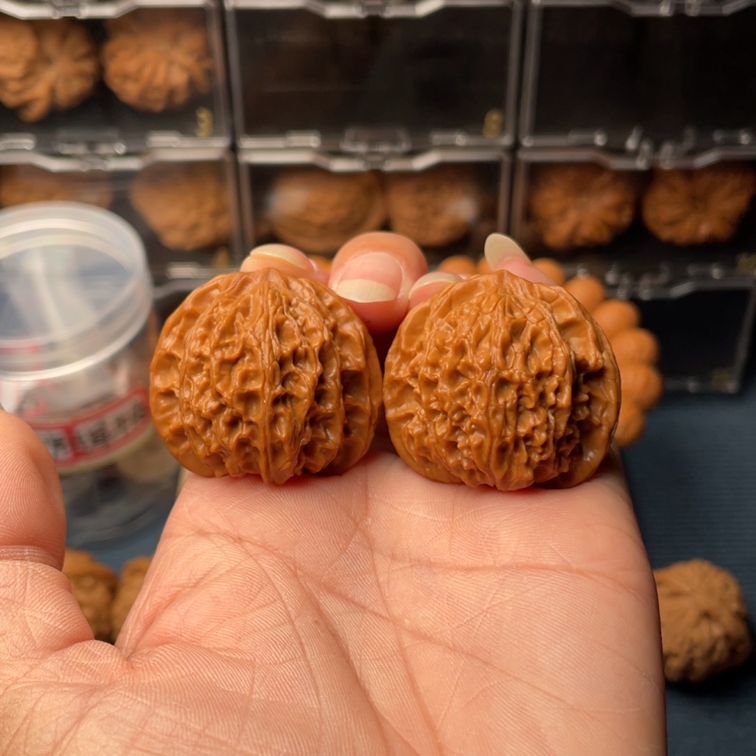 文玩核桃把件36+野生