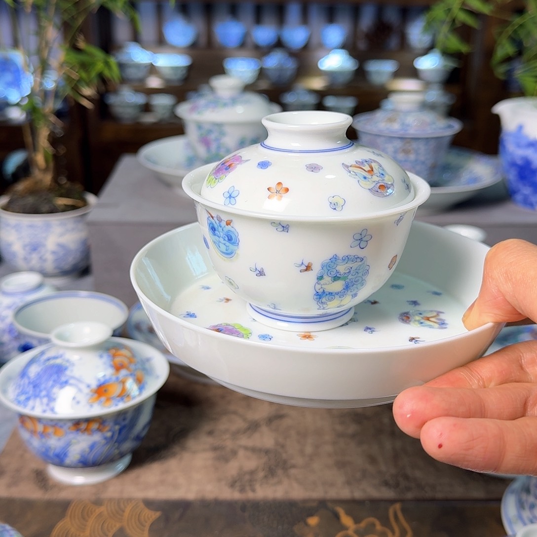 冒****6明逸堂斗彩小狮子盖碗/壶承