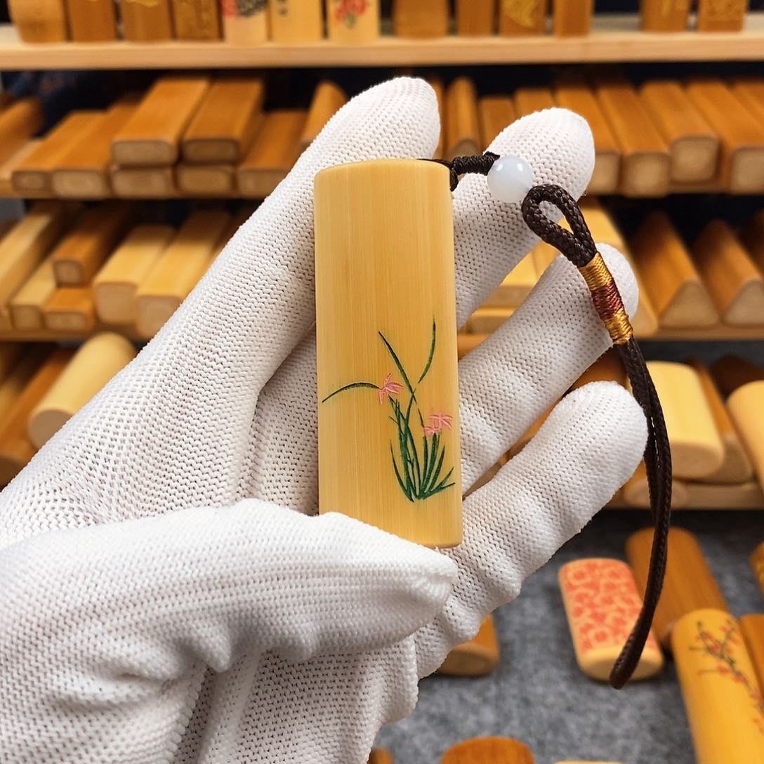 竹实心竹椭扁雕刻兰花