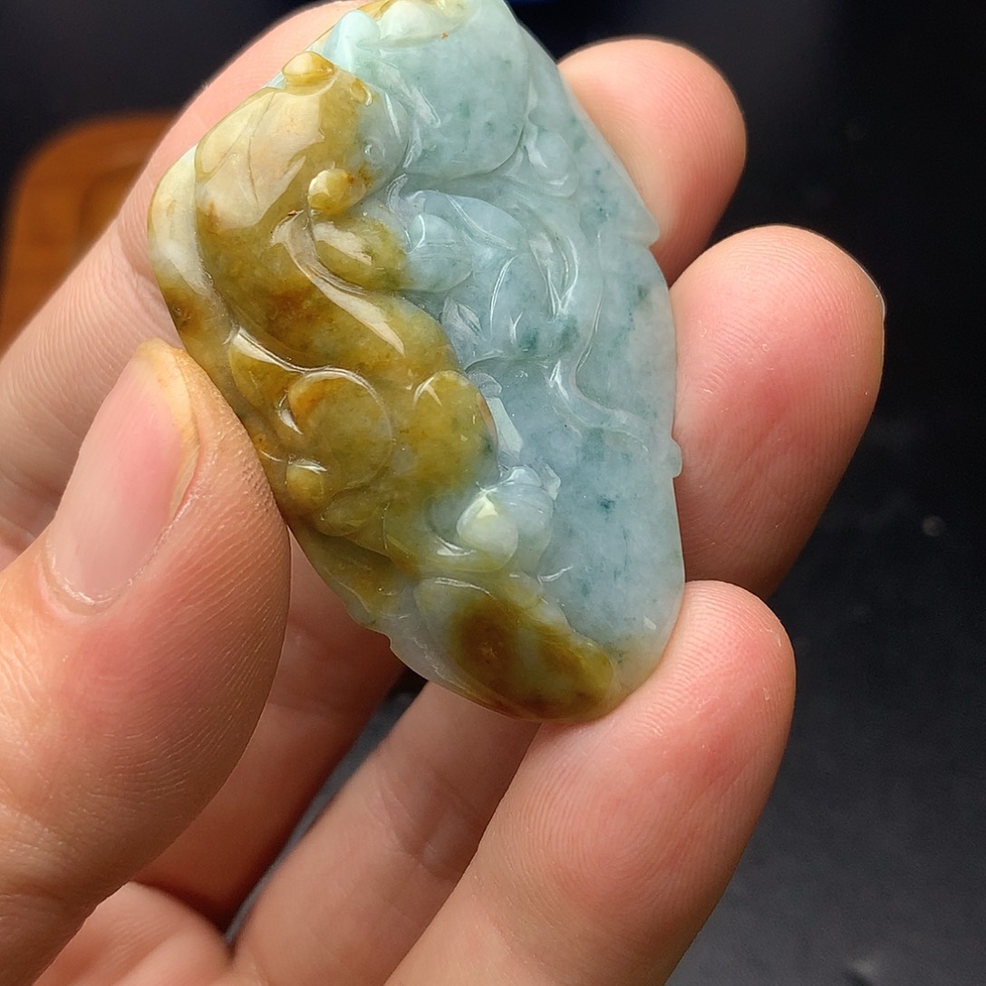 翡翠未镶嵌颈饰翡翠首饰和翡翠珠宝