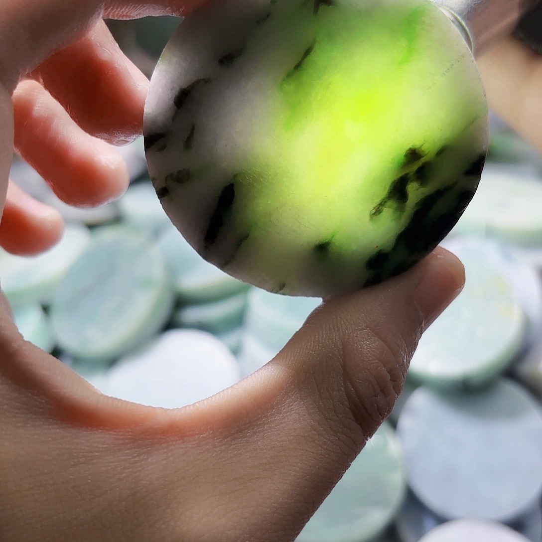 颈饰未镶嵌翡翠翡翠a货