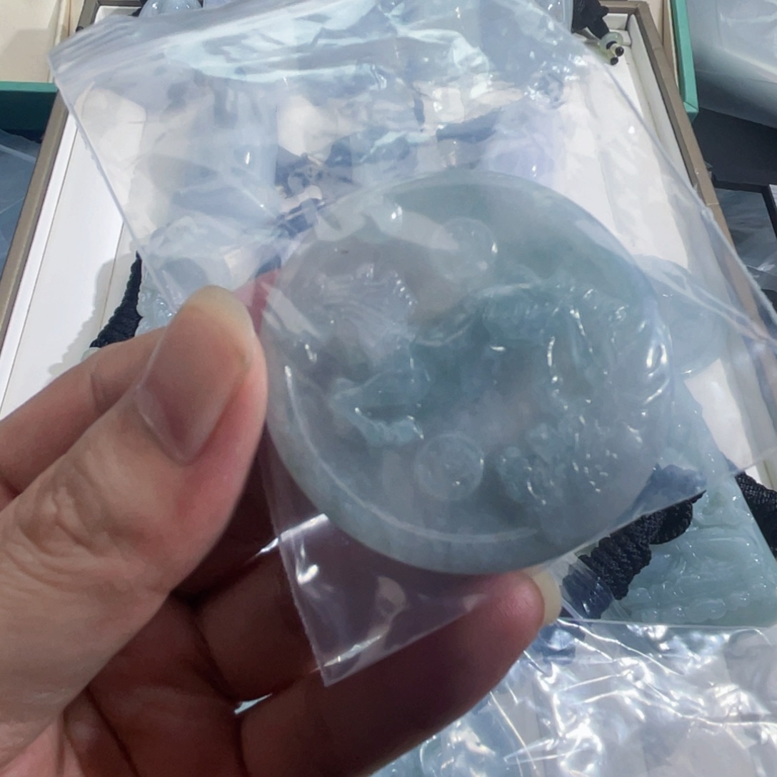 颈饰未镶嵌翡翠H****8