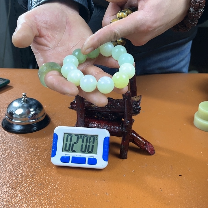 蛇纹石玉原石未镶嵌106