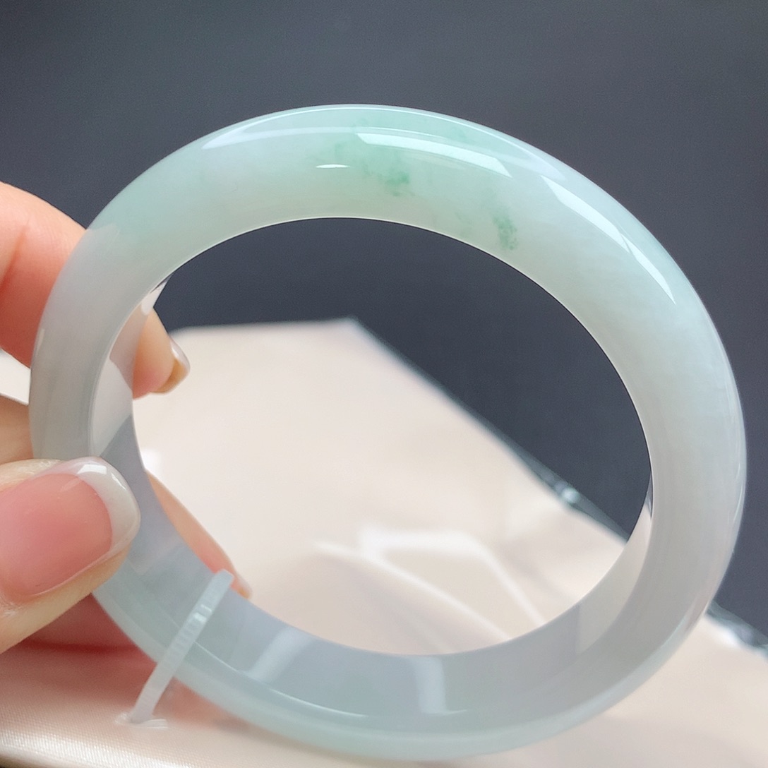 翡翠手镯未镶嵌05n n n n n n n n