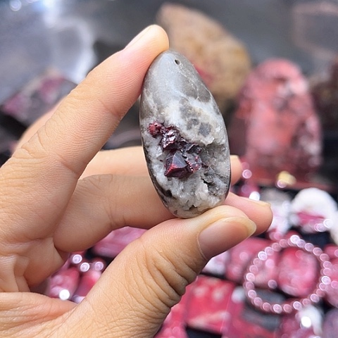 【闪购商品】天然辰砂天然原矿朱砂吊坠