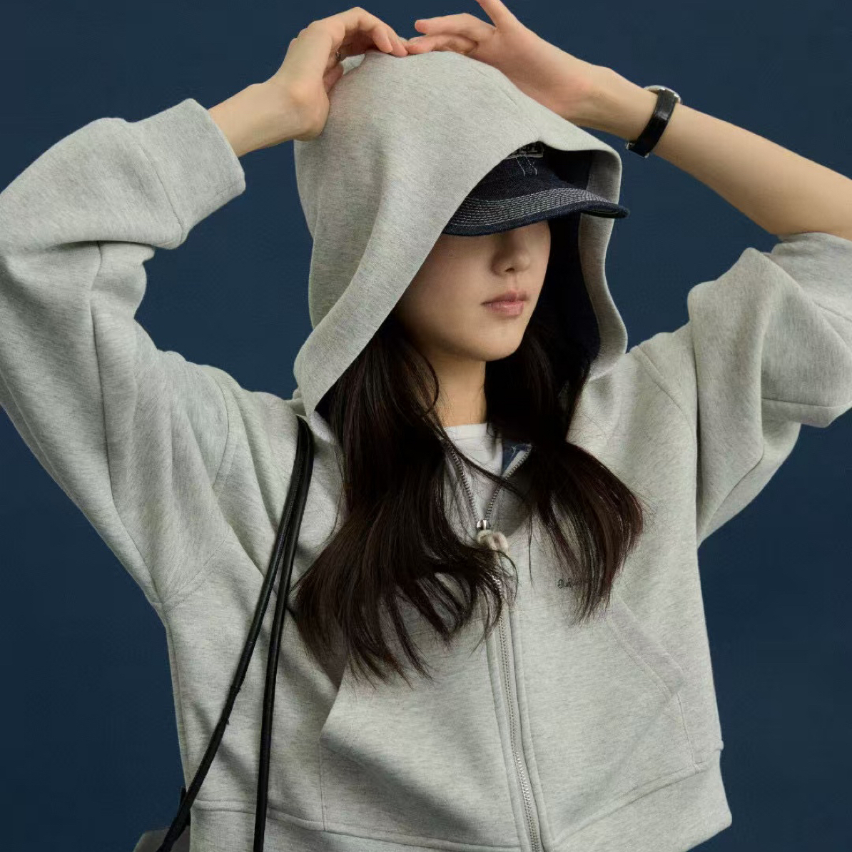 乃白 韩系连帽刺绣卫衣小衫