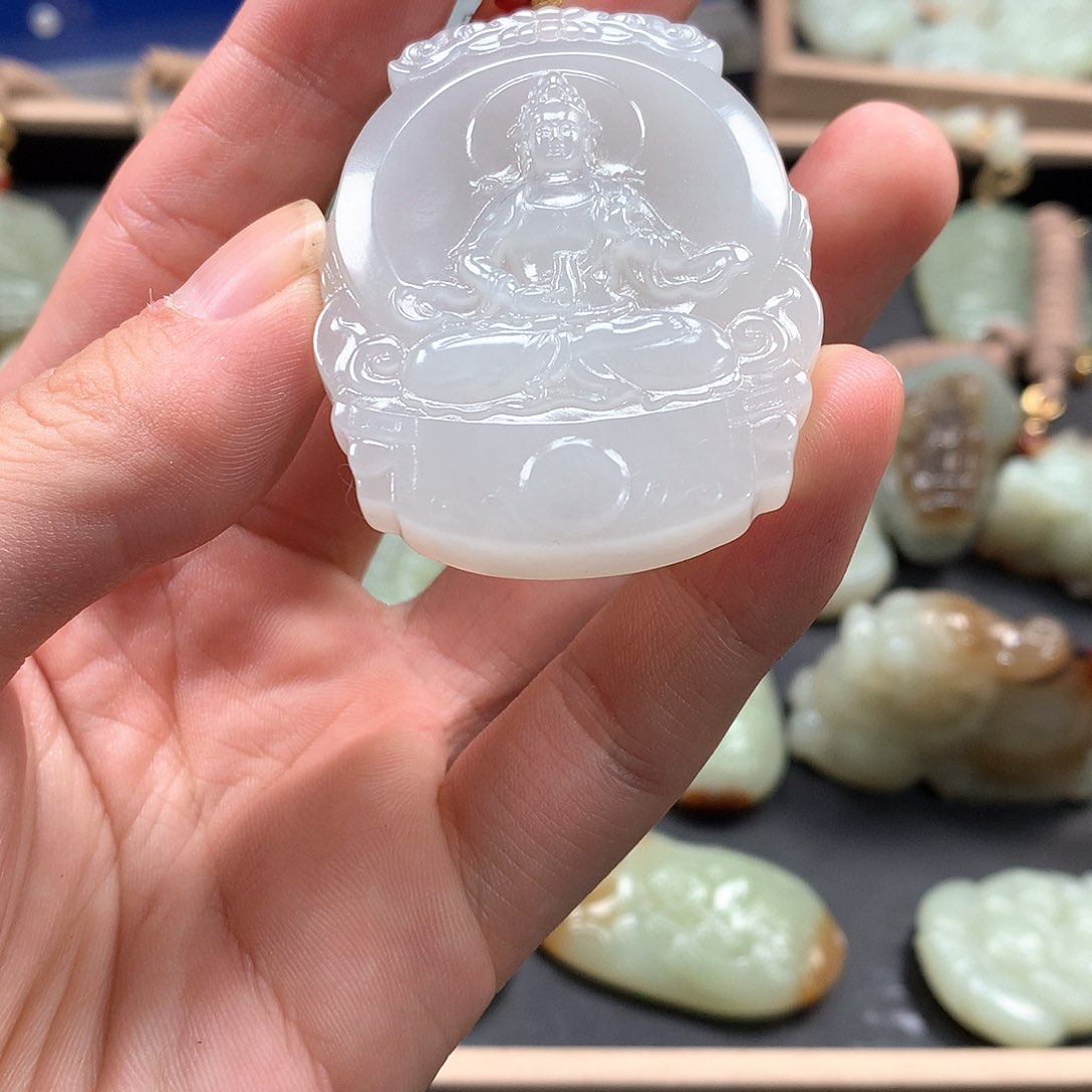 和田玉颈饰未镶嵌