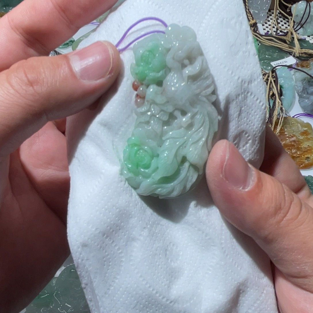 翡翠颈饰未镶嵌天然