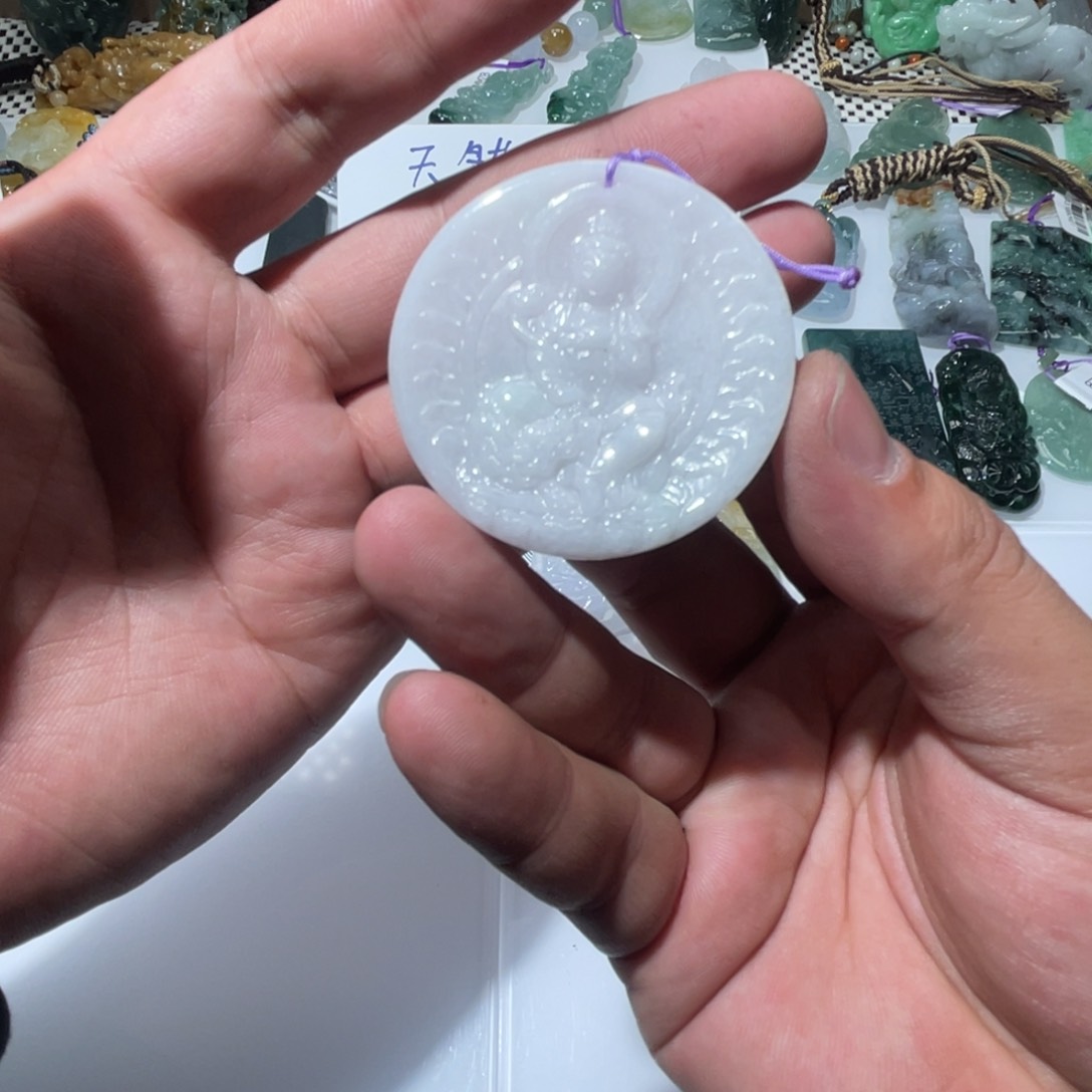 翡翠颈饰未镶嵌天然