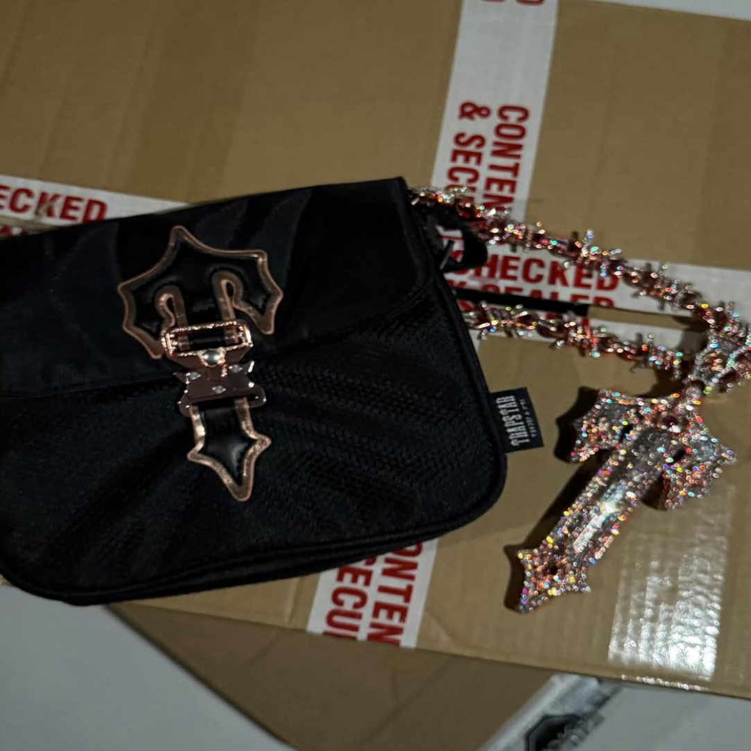 Trapstar x Central Cee T Bag-Black/Rose Gold 玫瑰金斜挎包