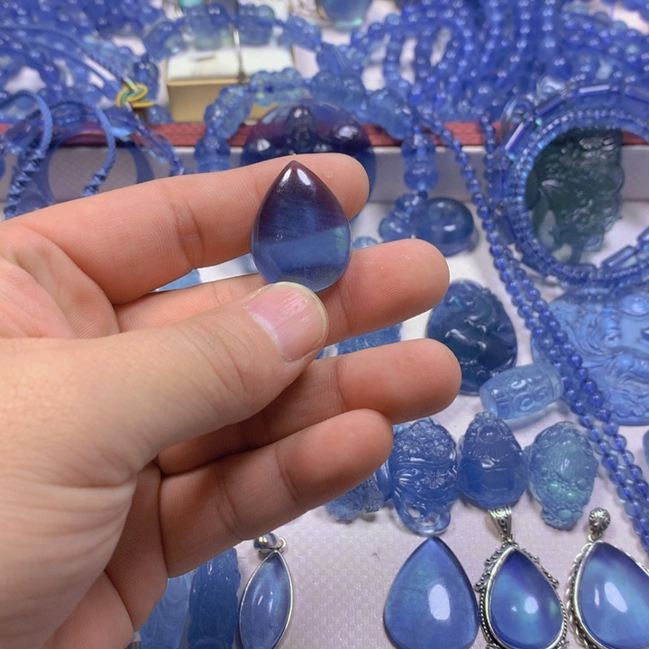 海蓝宝石颈饰未镶嵌奇****师