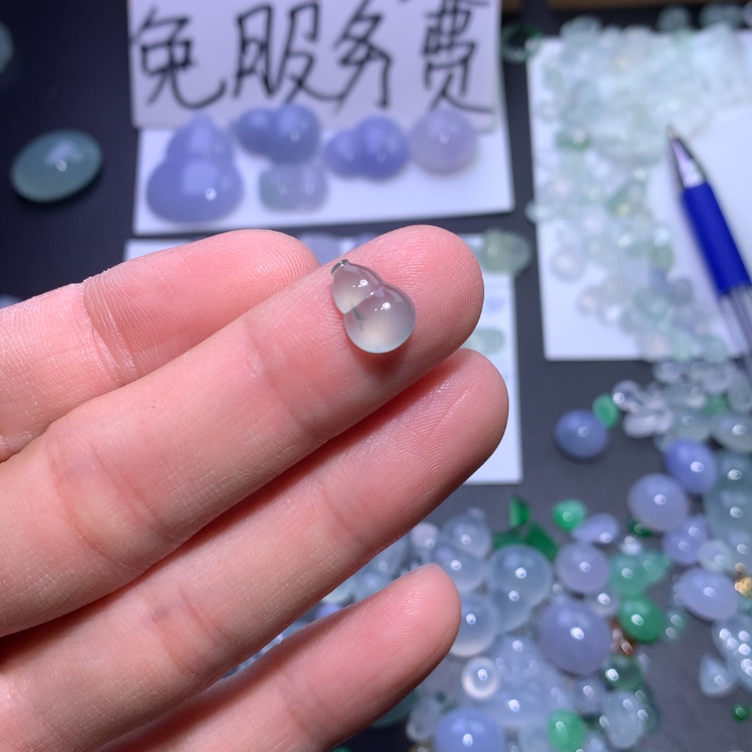 翡翠颈饰未镶嵌葫芦