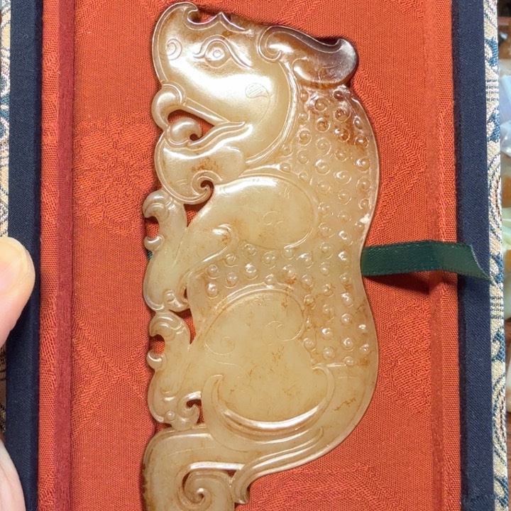 本***主和田玉（糖玉）未镶嵌摆件