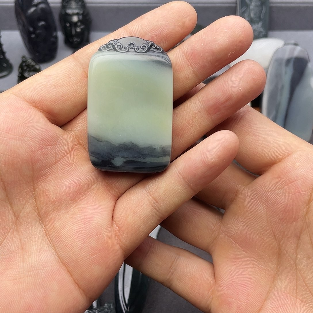 牧***人和田玉未镶嵌颈饰