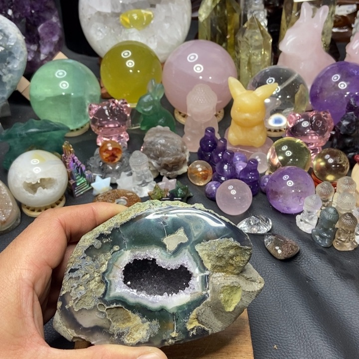 水晶摆件未镶嵌小晶洞