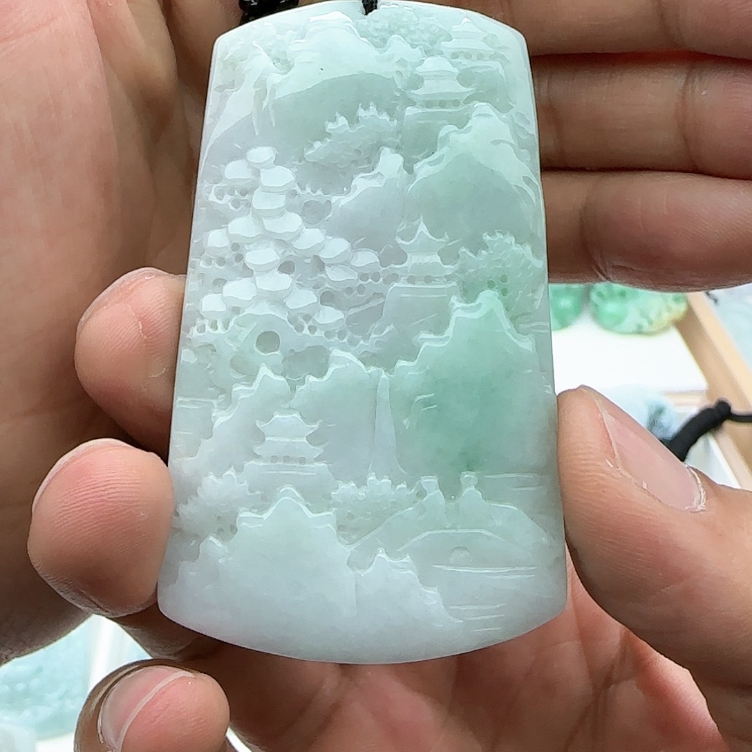 翡翠颈饰未镶嵌翡翠