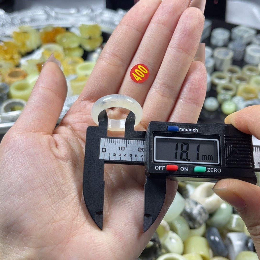 蛇纹石玉未镶嵌戒指