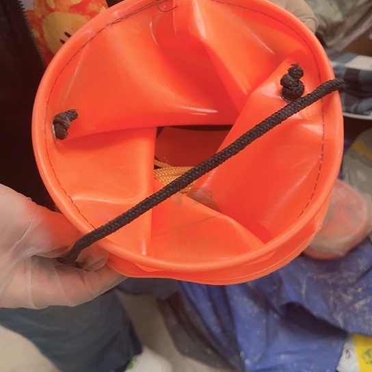 橙色打水桶拍一发二。   