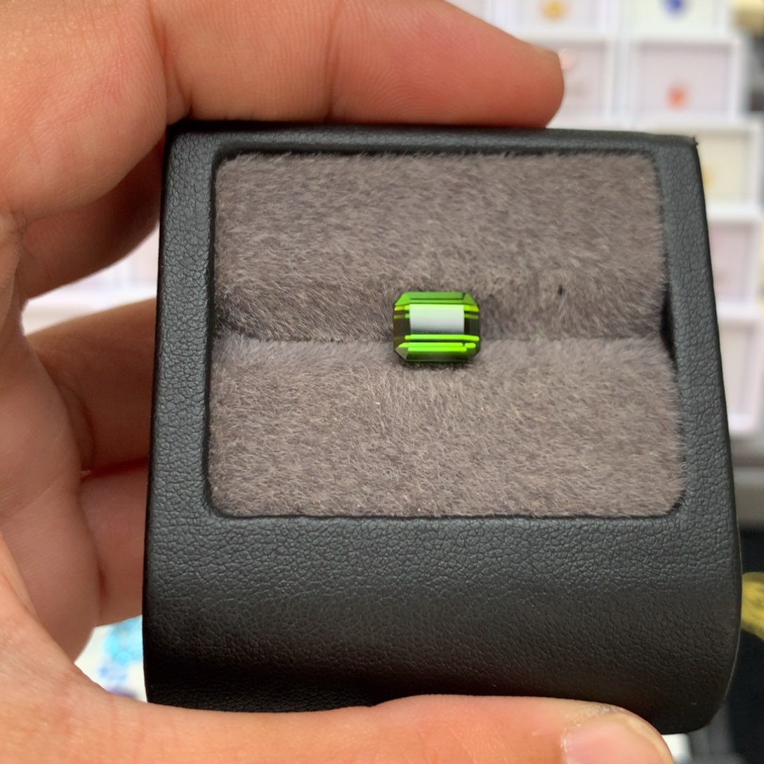 碧玺珠宝半成品未镶嵌全净3.18克拉