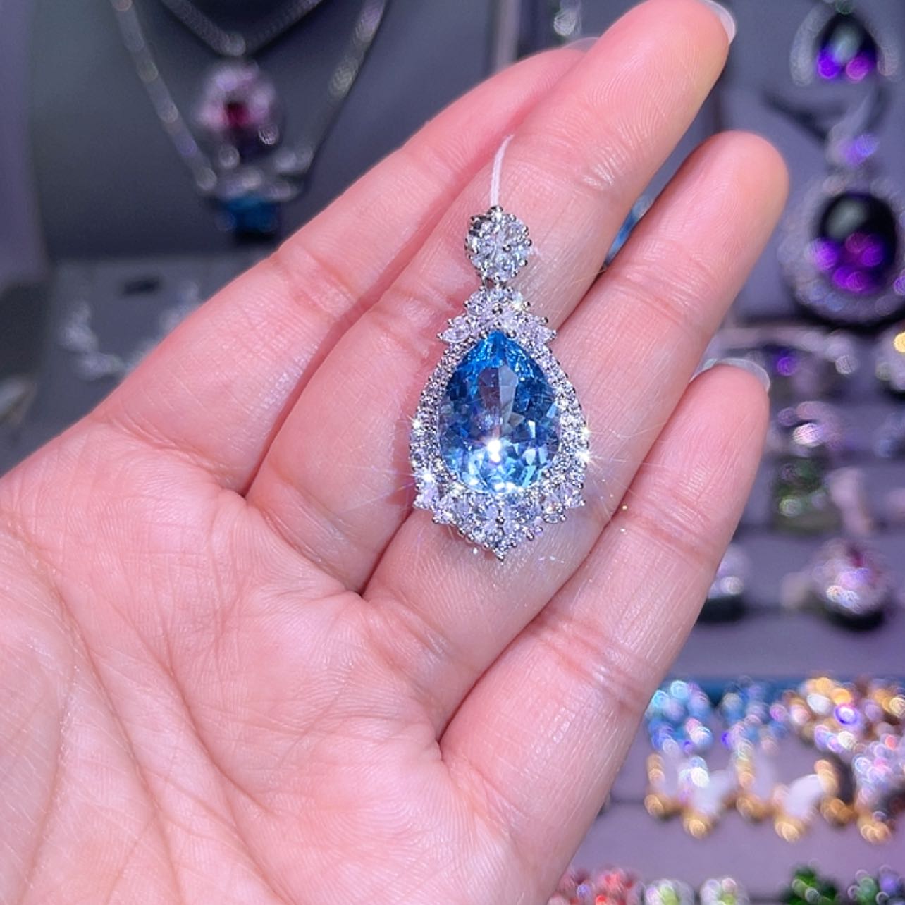 【闪购商品】托帕石吊坠(赠链)银S925镶嵌