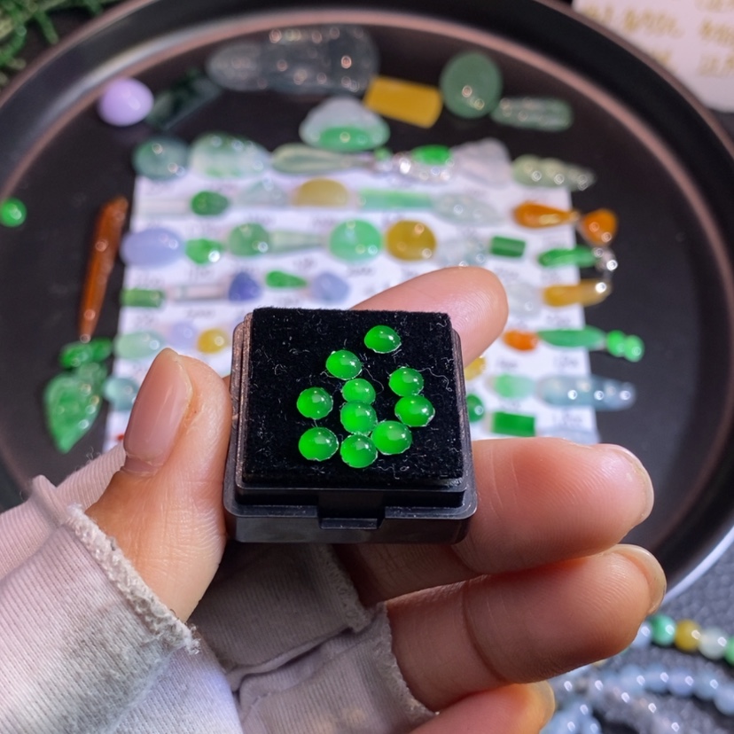 【闪购商品】翡翠挂件未镶嵌蛋