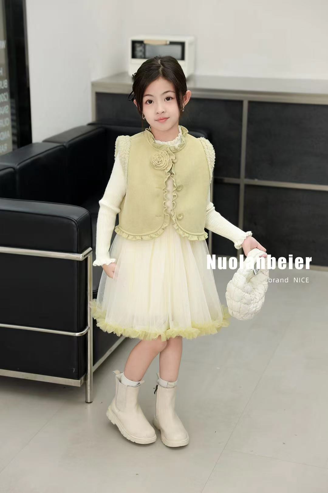 毛毛马甲纱裙两件套连衣裙小童