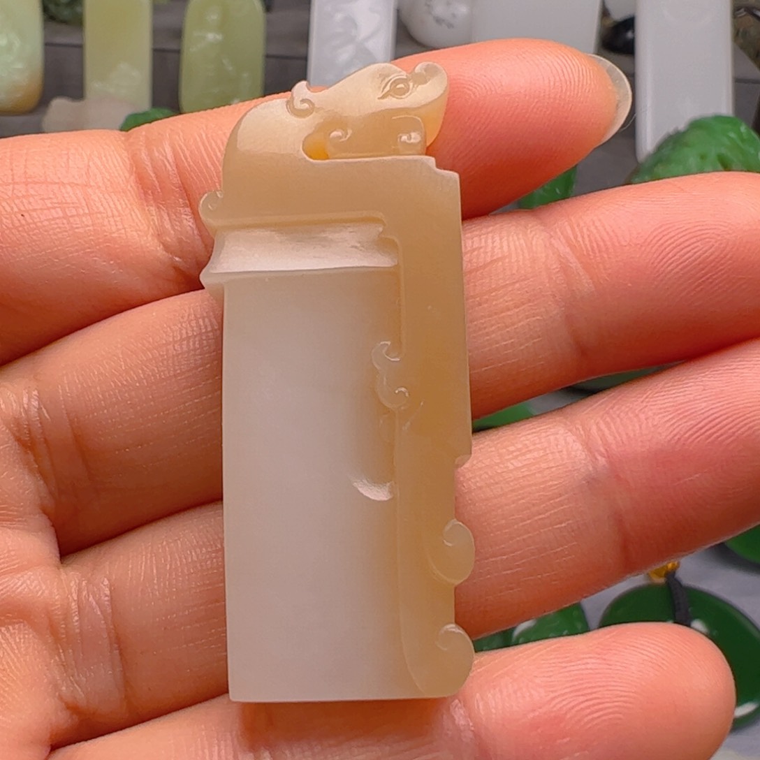 和田玉颈饰未镶嵌