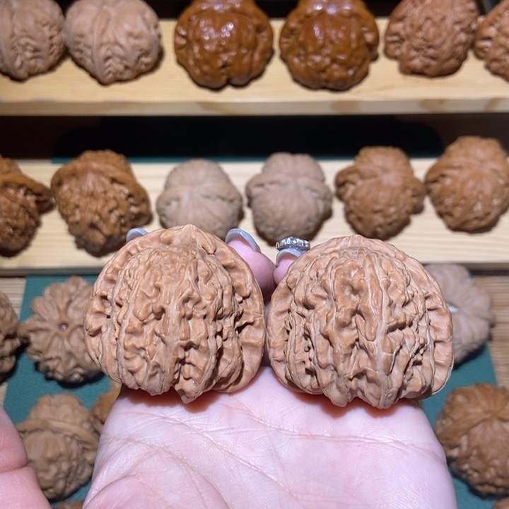 文玩核桃吊坠叁*?三角白