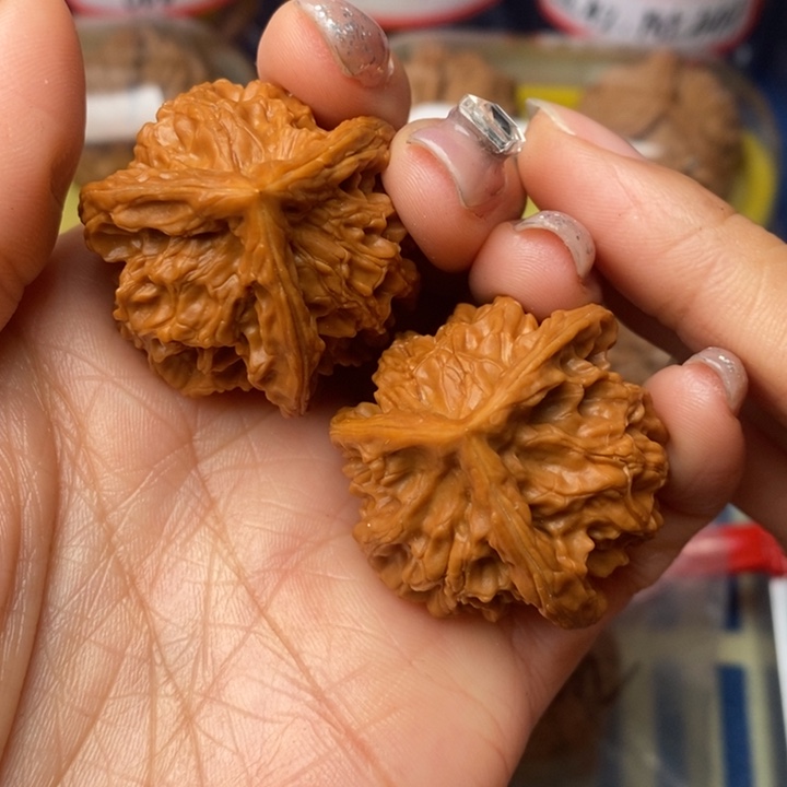 吊坠桃核三棱 35核桃