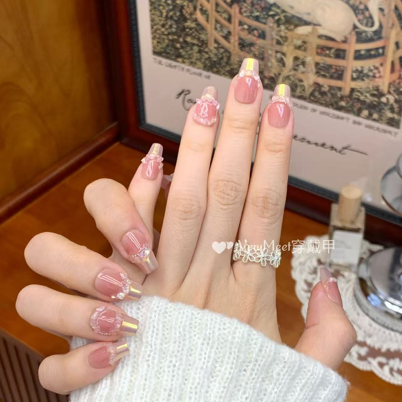 VERY MEET法式极光腮红甲纯欲感冰透极光钻氛围感仙女美甲贴15