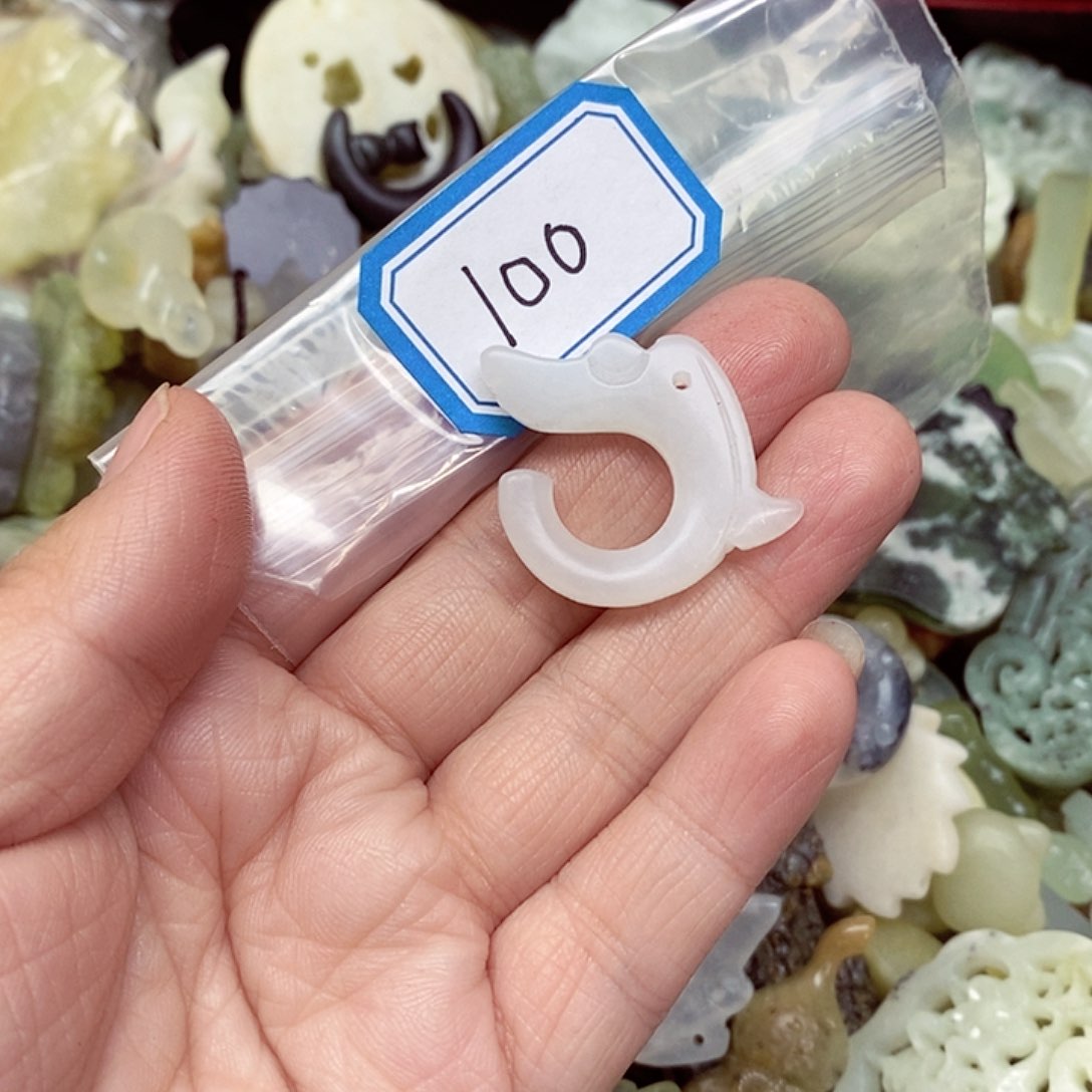 蛇纹石玉未镶嵌颈饰噯*100