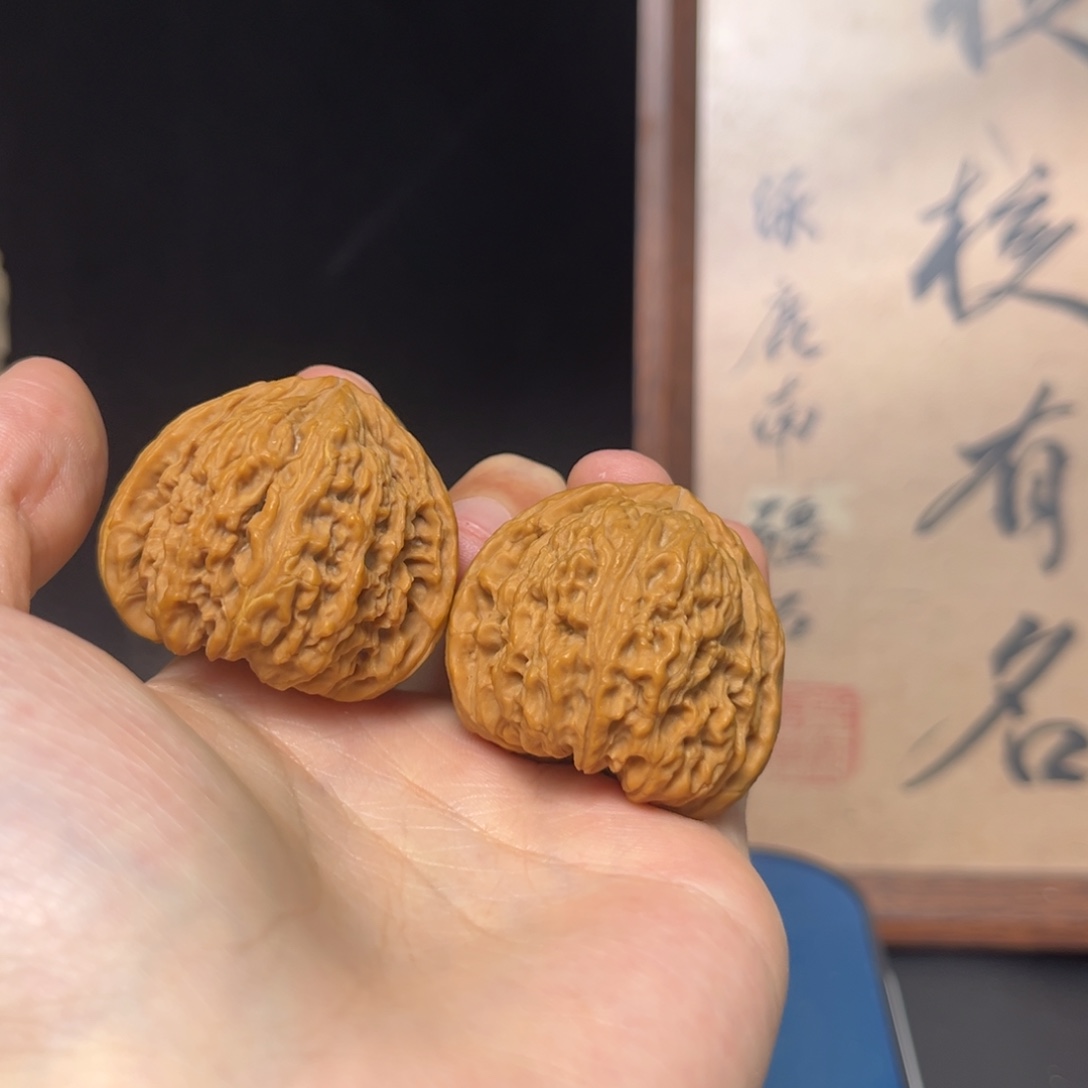 传***承文玩核桃吊坠南疆