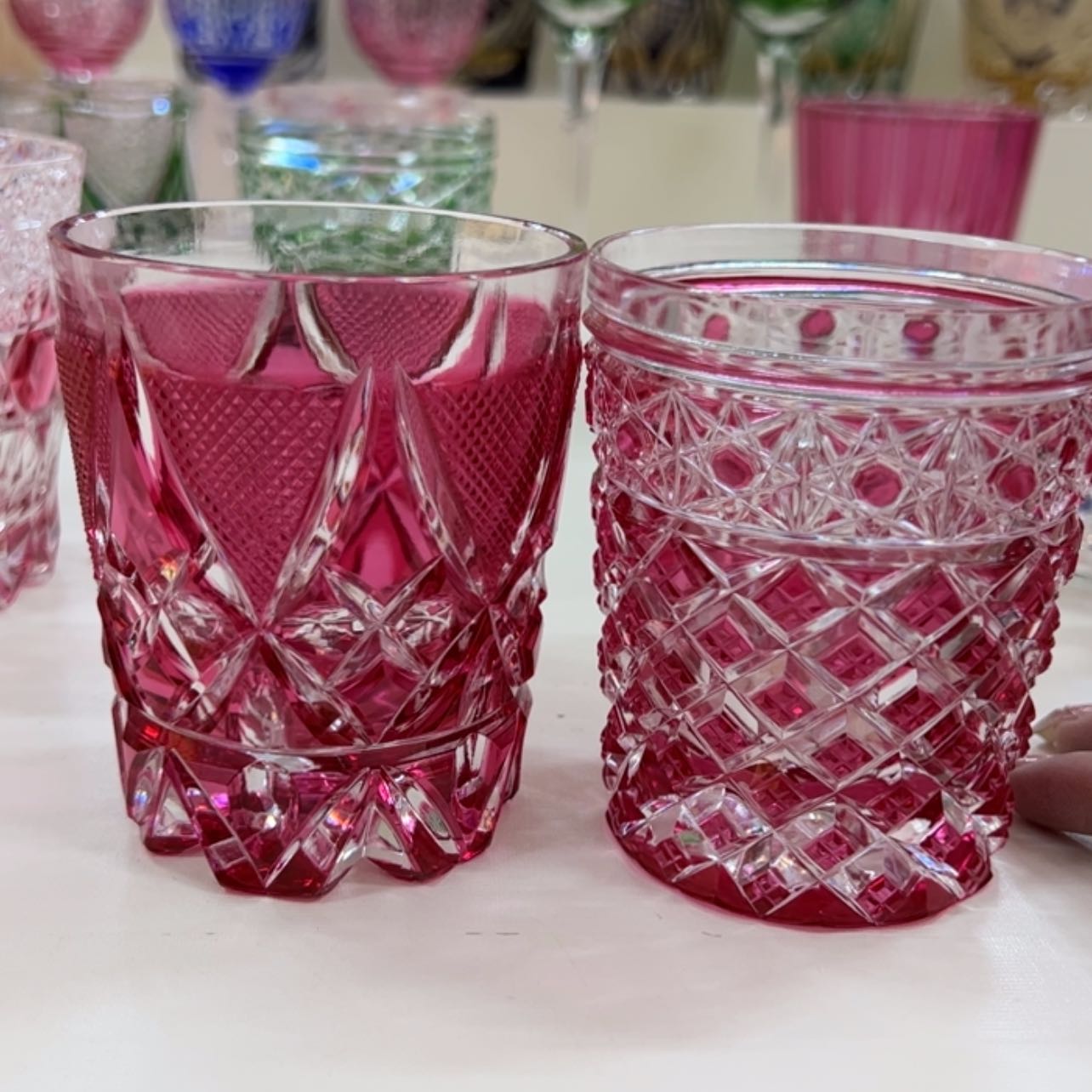 【闪购商品】如图两个金红水晶杯