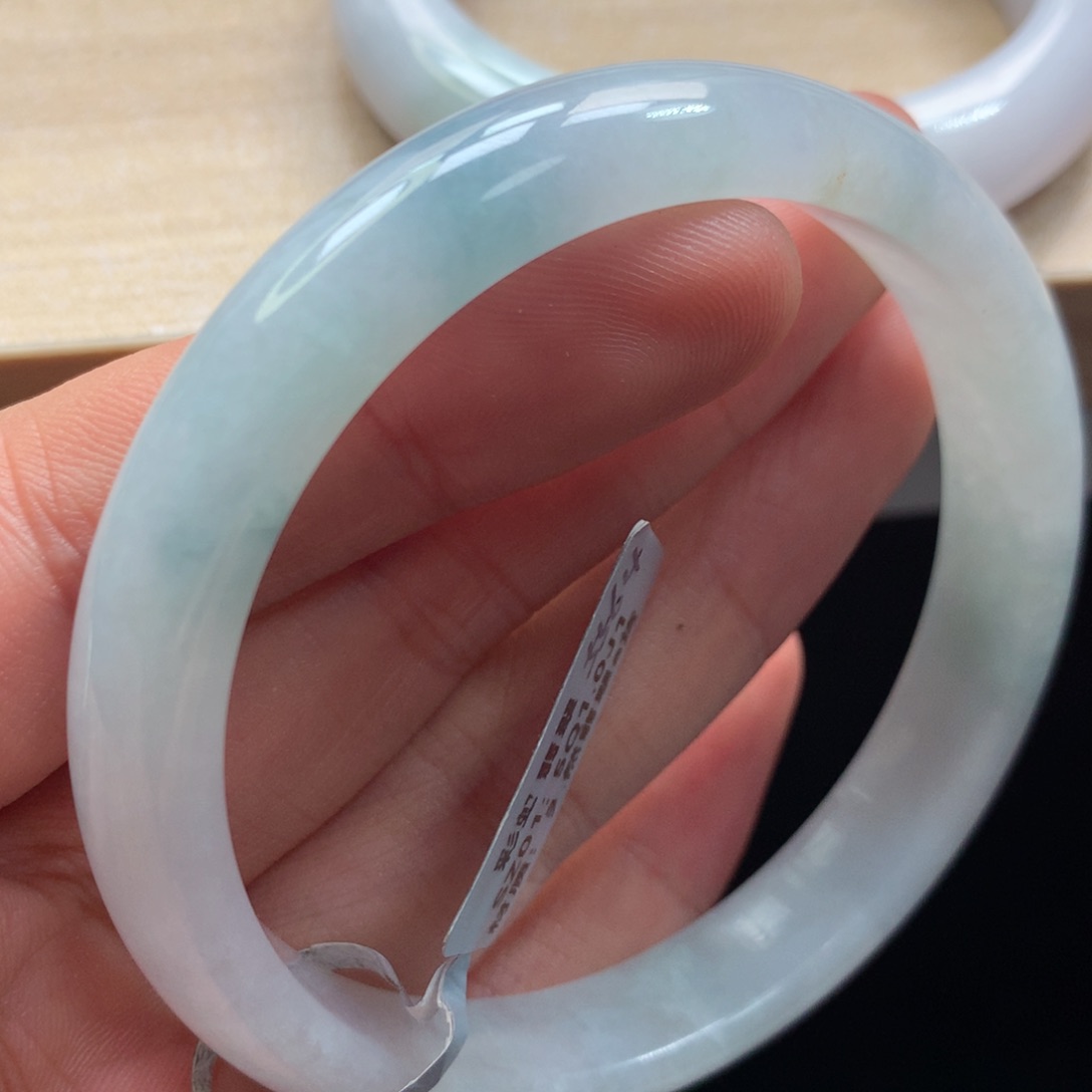 未镶嵌手镯翡翠手镯