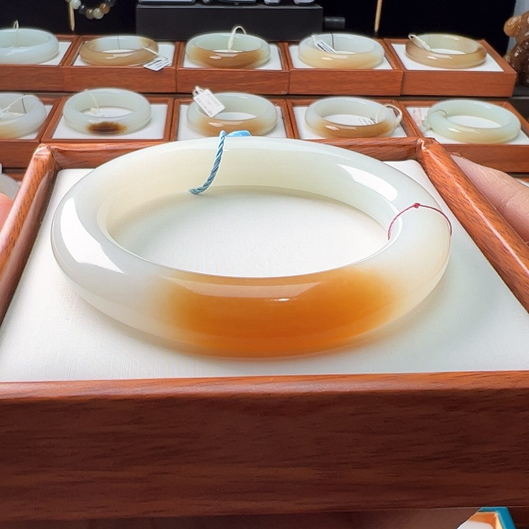 和田玉手镯未镶嵌53