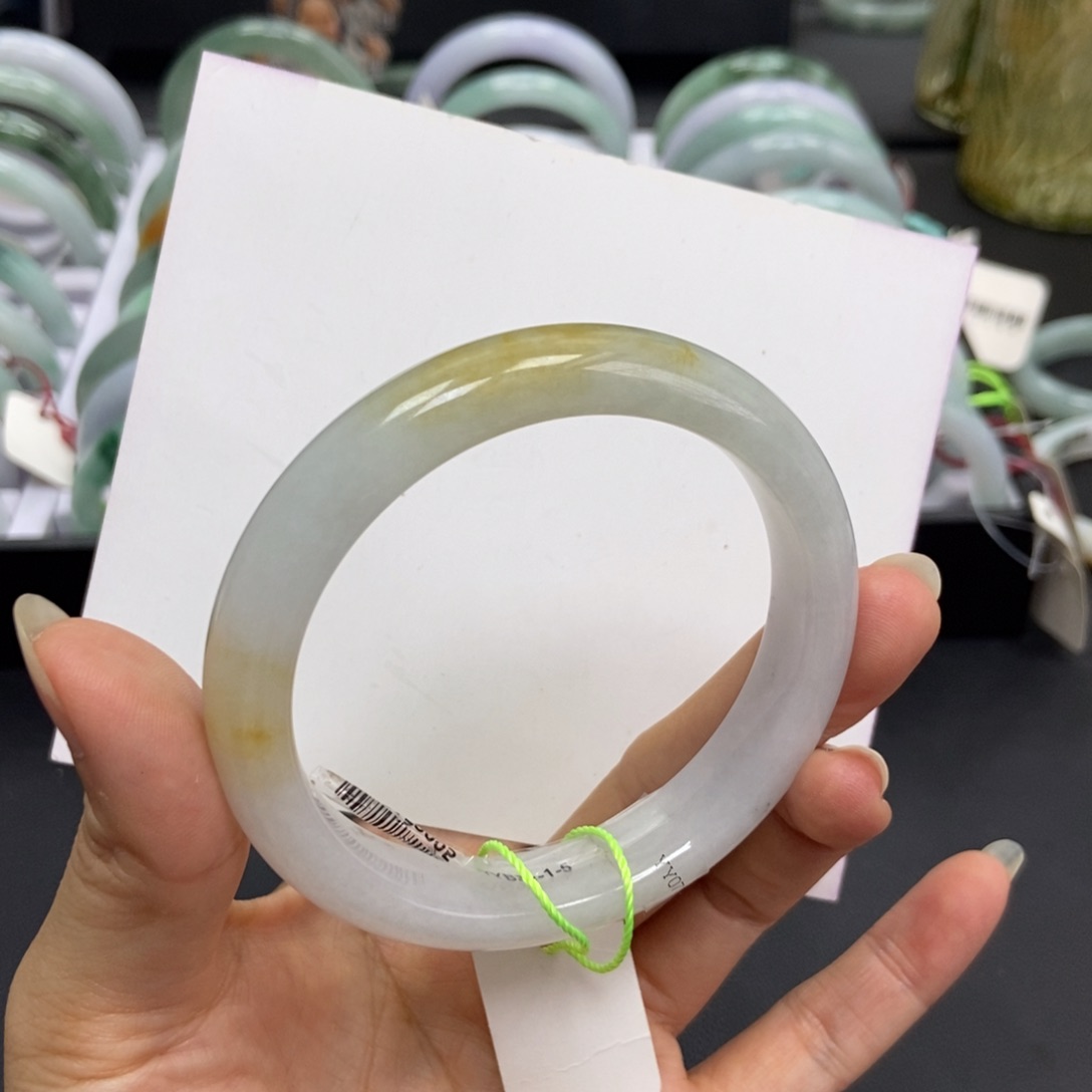 翡翠手镯未镶嵌冰胶黄翡手镯，圈口6 0
