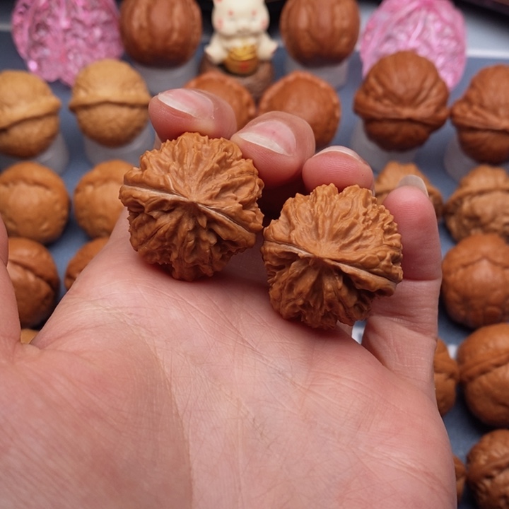 文玩核桃把件小狮子头