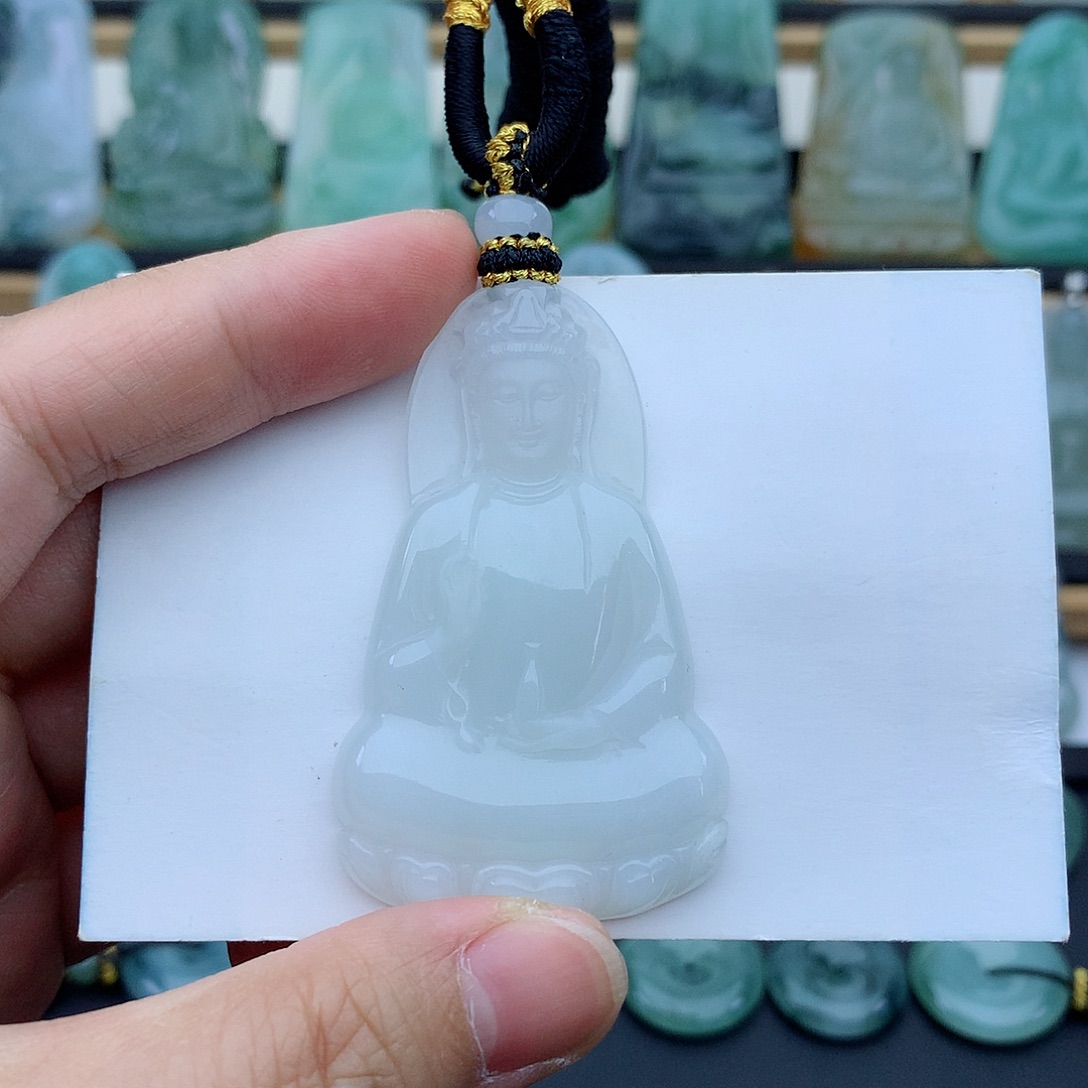 翡翠未镶嵌颈饰观音