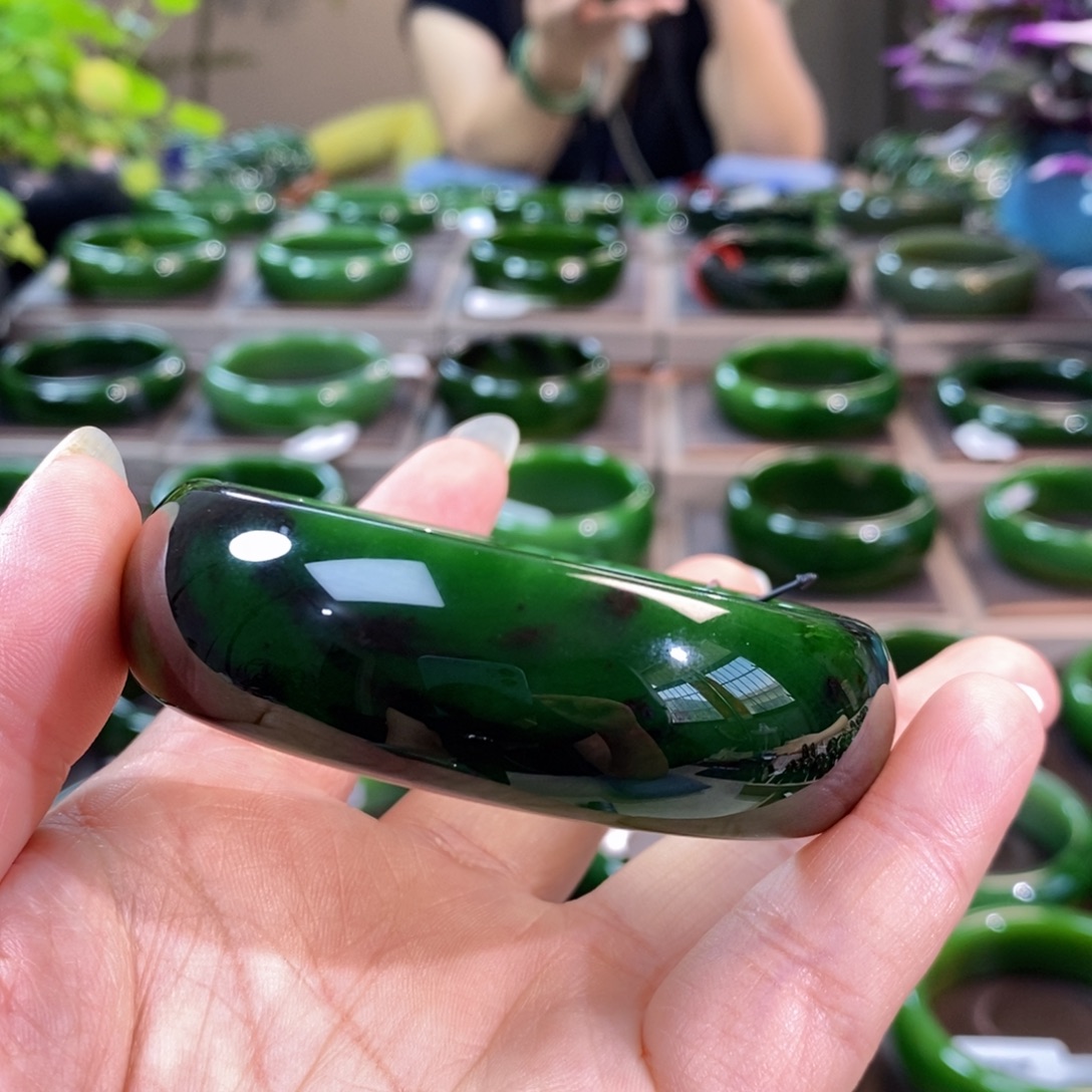 未镶嵌手镯和田玉（碧玉）