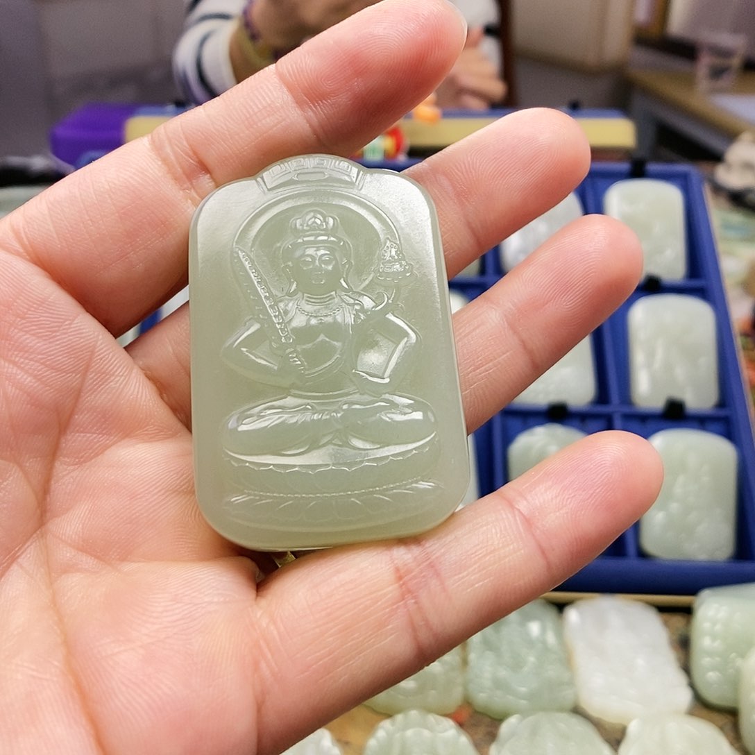 和田玉颈饰未镶嵌李*方