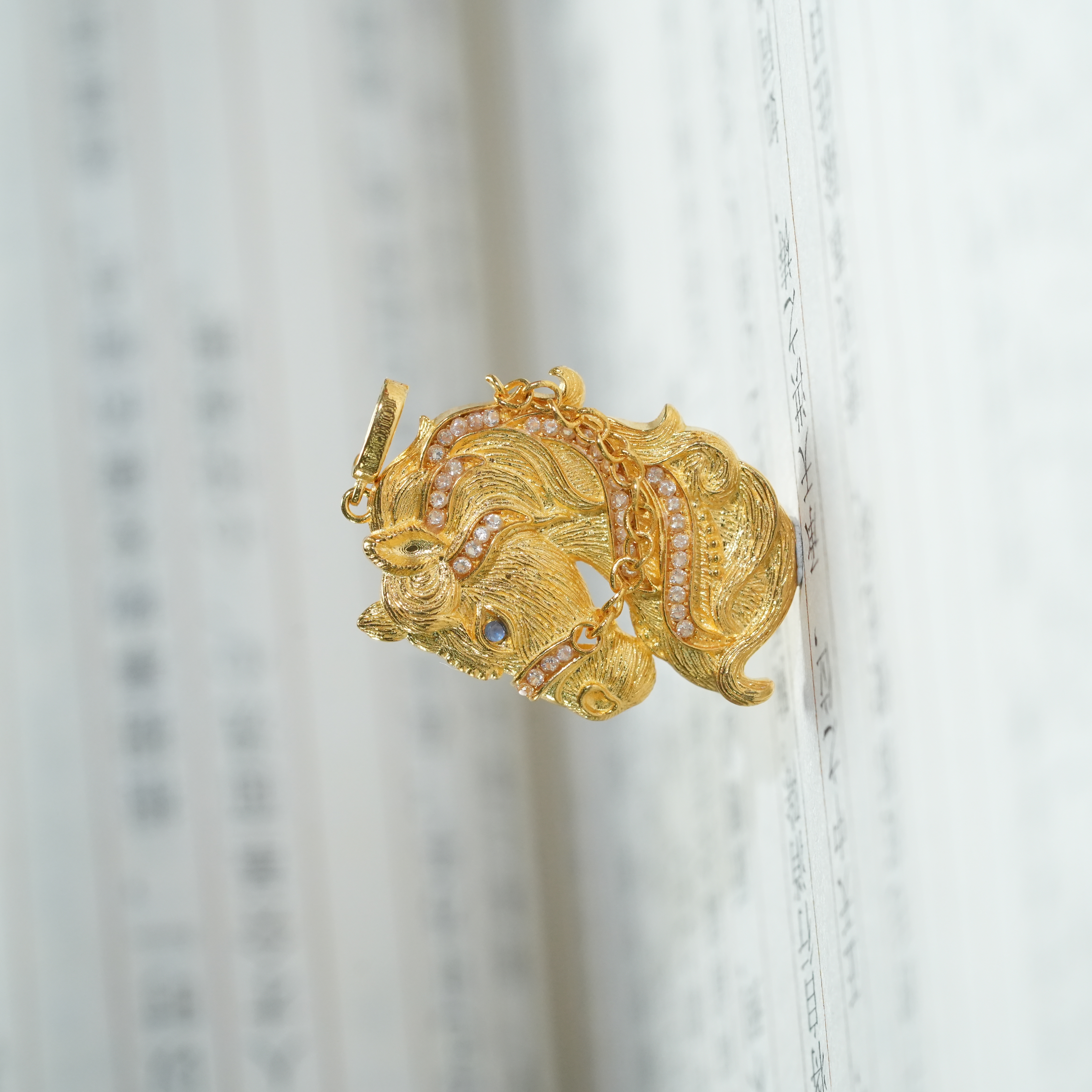 【东方十八岁】【一马当先】18K金吊坠多样性发其一（克重约2.5g左右）